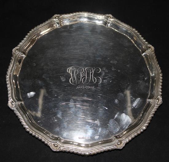 An Edwardian silver salver, Richard Richardson, Sheffield, 1907, 25.5 oz.